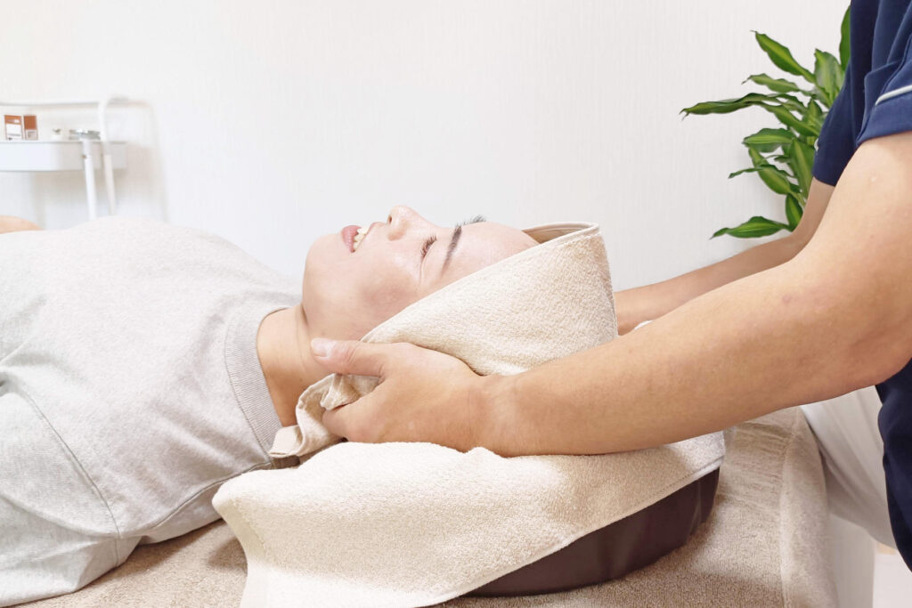 首のマッサージ